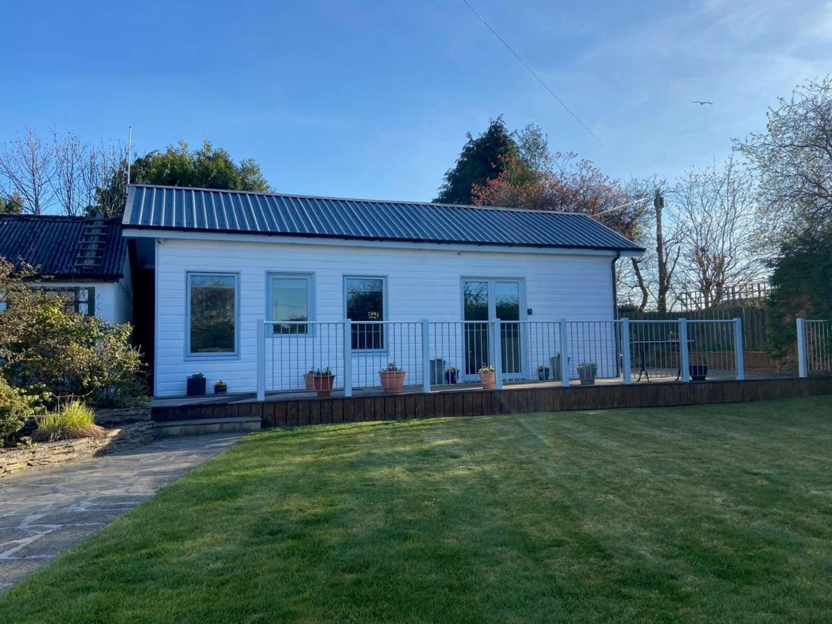 Chalet On The Green - Self Contained With Parking. Inshes Exterior photo