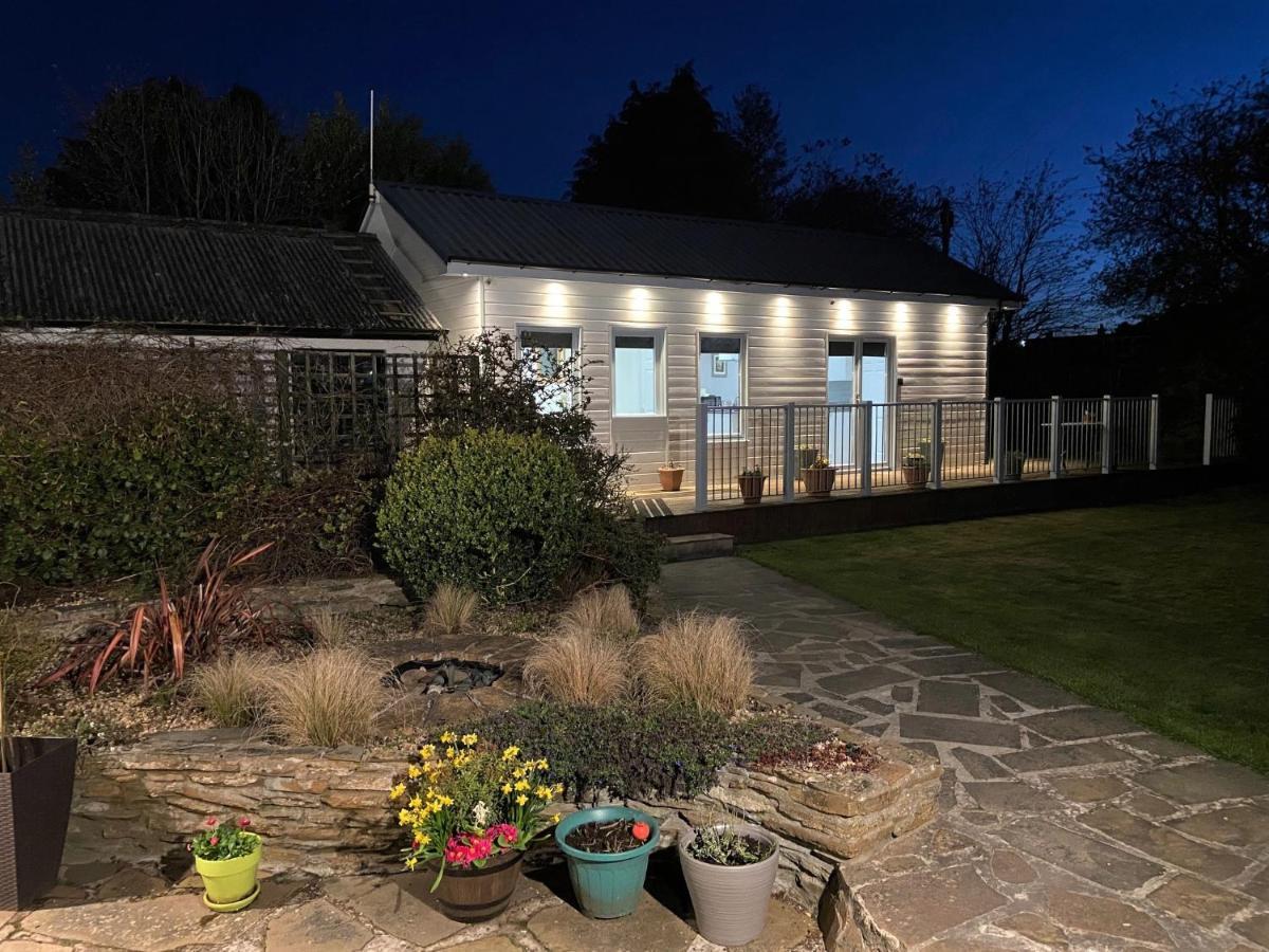 Chalet On The Green - Self Contained With Parking. Inshes Exterior photo